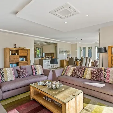 Villa Sleeps 10 Pool Air Con T479908 Vale do Lobo