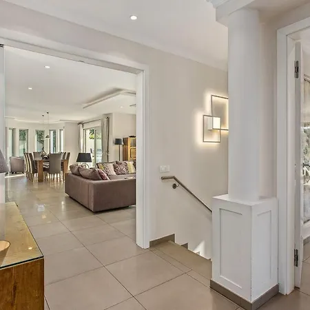 Sleeps 10 Pool Air Con T479908 * Vale do Lobo