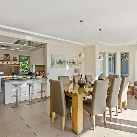 Villa Sleeps 10 Pool Air Con T479908 Vale do Lobo